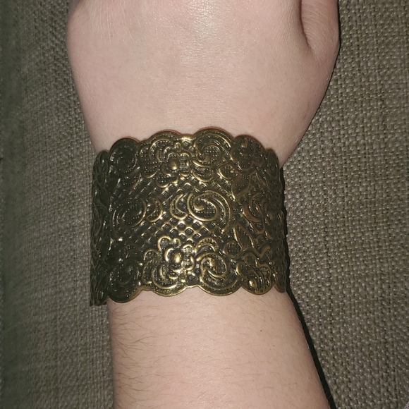Vintage Cuff Bracelet - Picture 5 of 5